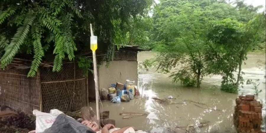 তলতো পানী, ওপৰতো পানী, এনেকৈয়ে চলিছে বানাক্ৰান্তৰ চিকিৎসা, নগাঁৱত দেওবাৰে